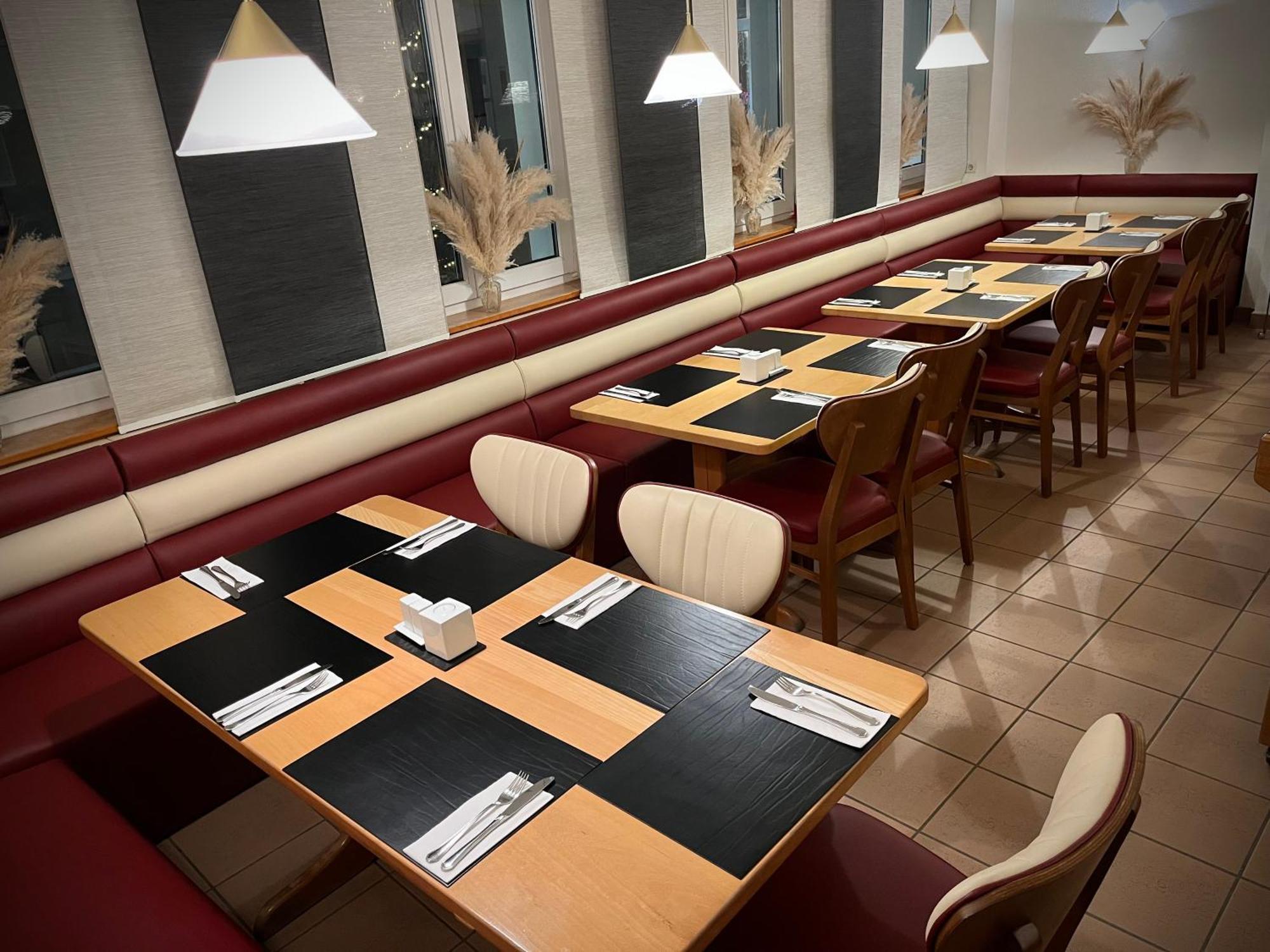 Hotel Zu Den Linden Wachtberg ภายนอก รูปภาพ