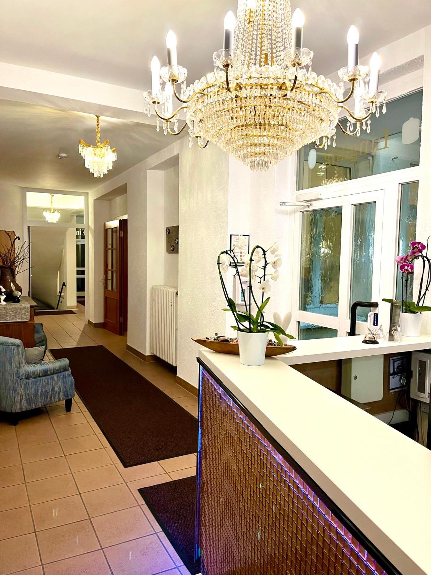 Hotel Zu Den Linden Wachtberg ภายนอก รูปภาพ